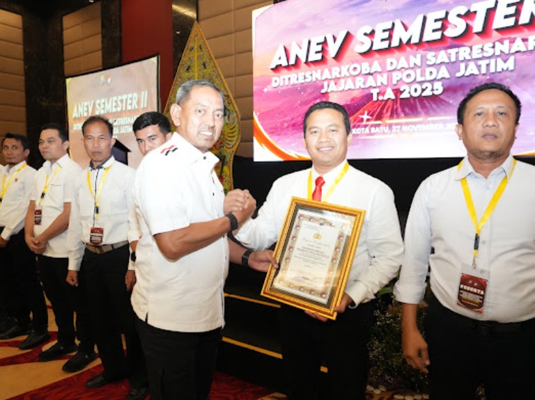 Satresnarkoba Polresta Malang Kota Raih Empat Penghargaan Rakernis Ditresnarkoba Polda Jatim 2025