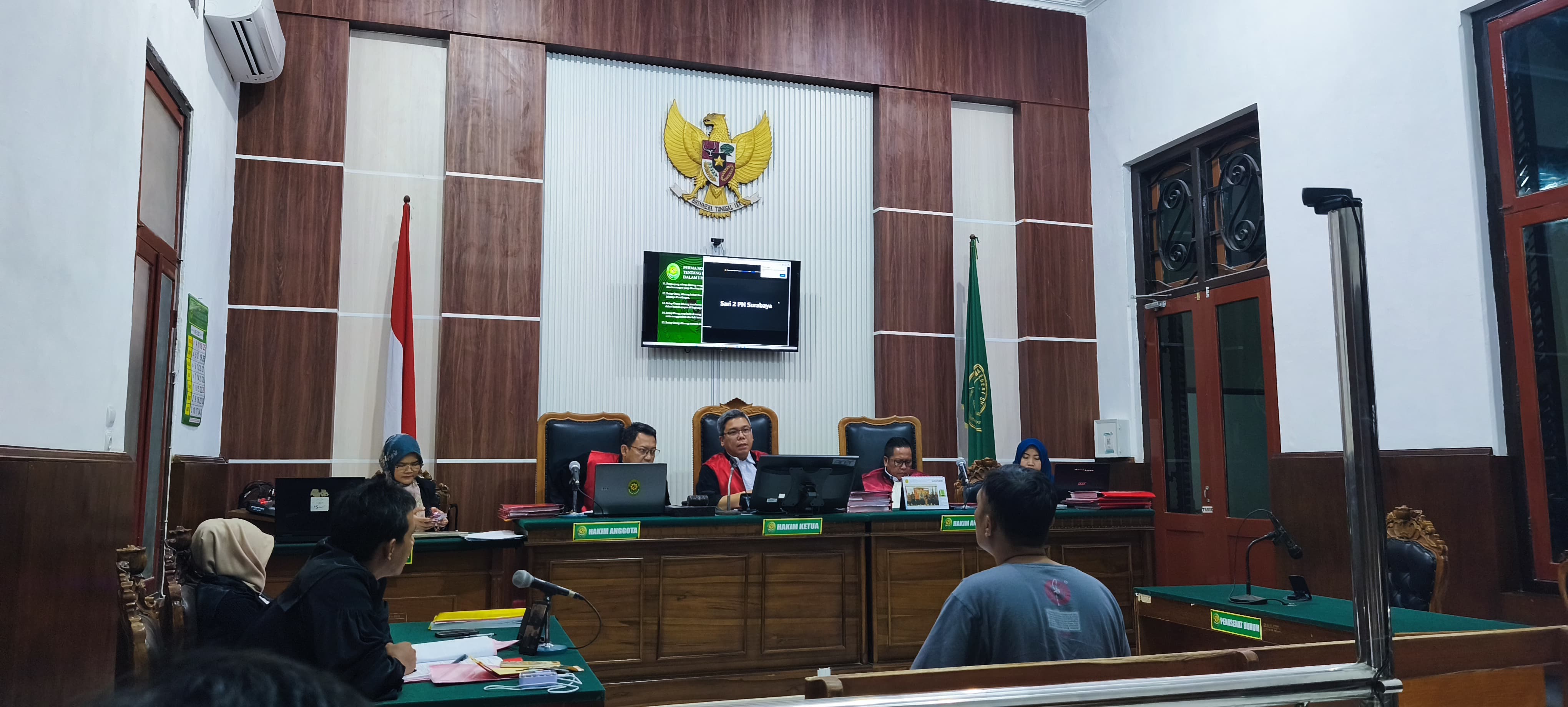 Asyik Main di Warkop, Dua Penjudi Bola Harus Berurusan dengan Hukum