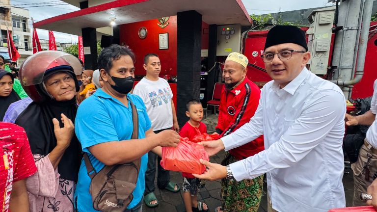 PDI Perjuangan Jatim Santuni 550 Mustahik di Peringatan Nuzulul Quran 2026