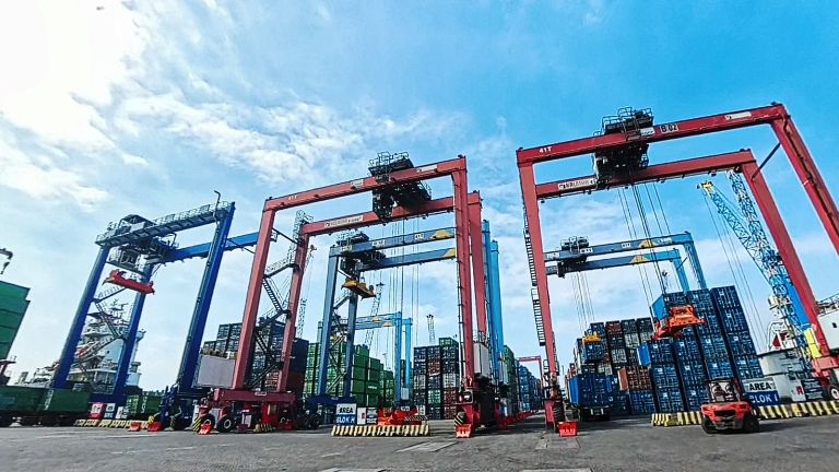 Agustus 2025, TPK Berlian Surabaya Catatkan Arus Peti Kemas Tertinggi