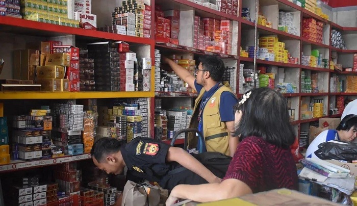 Pemkot Surabaya dan Bea Cukai Sosialisasikan Gempur Rokok Ilegal, Minta Warga Lapor Jika Temukan Penjualan