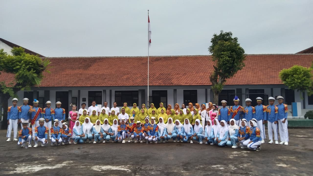 Sambangi Sekolah Kartika Jember, Crisma Rudy Saladin Bakar Semangat Siswa Hadapi Tantangan Global