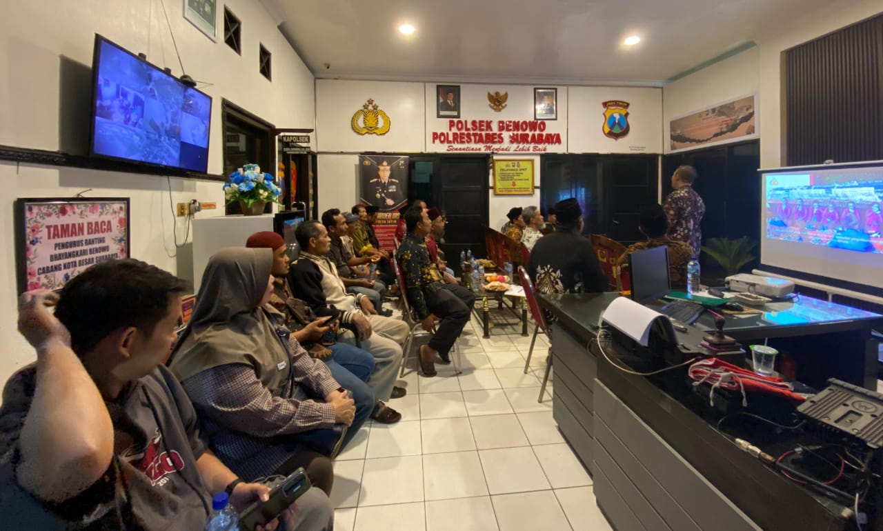 Polsek Benowo Nobar Wayang Kulit Virtual, Rayakan HUT Ke-79 Bhayangkara dengan Budaya dan Kebersamaan