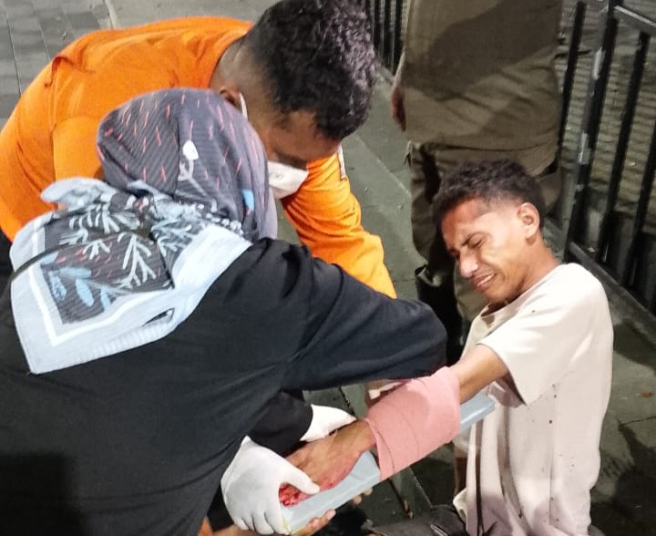 Dua Mahasiswa Unitomo Dibacok di Kota Lama Surabaya, Polisi Buru 4 Pelaku