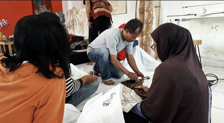 Putat Jaya Surabaya Hapus Stigma Lewat Pemberdayaan UMKM dan Kampung Batik