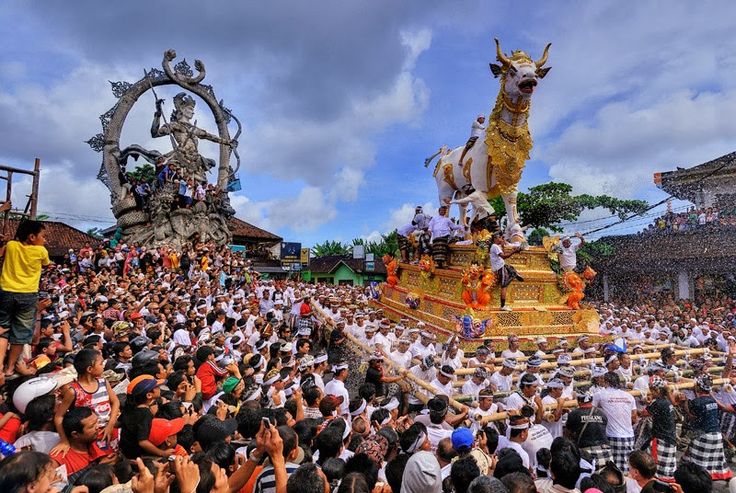 Sejarah Upacara Ngaben di Bali: Tradisi Kematian yang Sakral dan Semarak