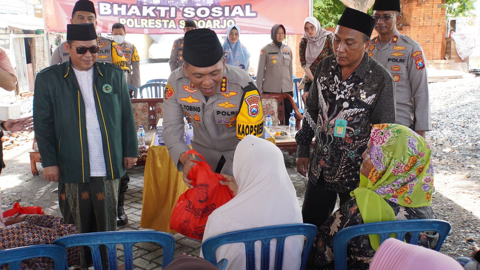 Jumat Curhat Polresta Sidoarjo Peduli Warga Tambak Oso Waru