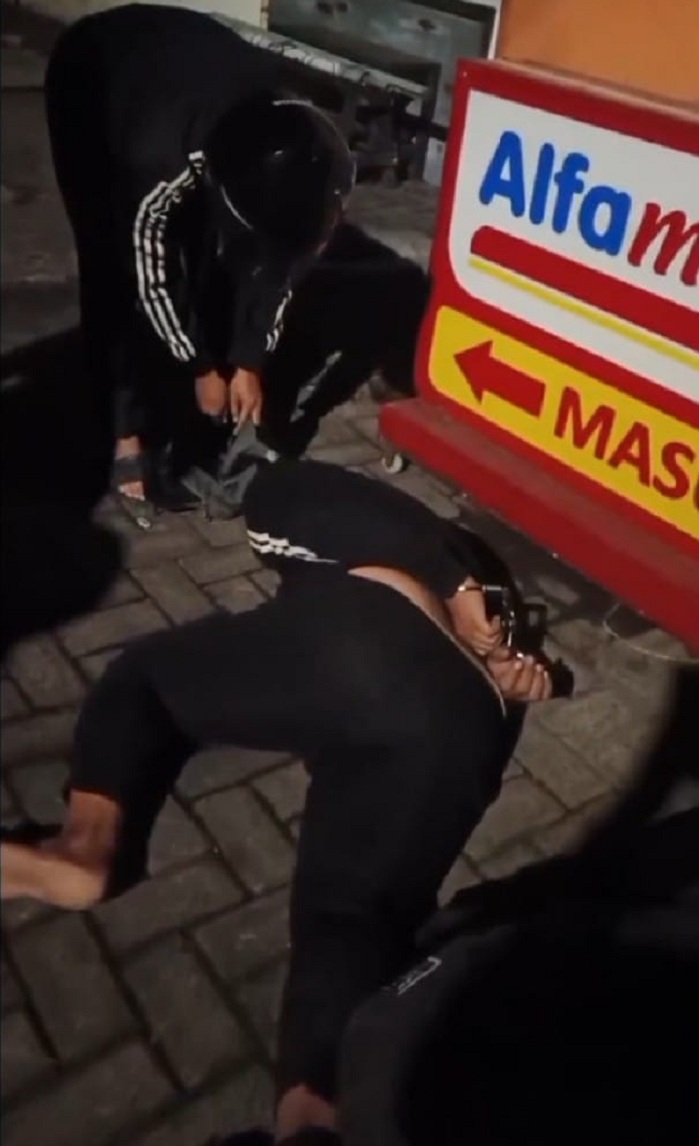  Dibuntuti Polisi, Dua Bandit Motor Diringkus di Jalan Kaliwaron Surabaya