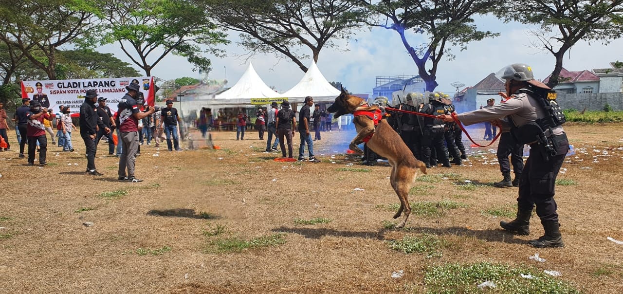 Jelang Pilkada, Polres Lumajang Gelar Simulasi Pengamanan