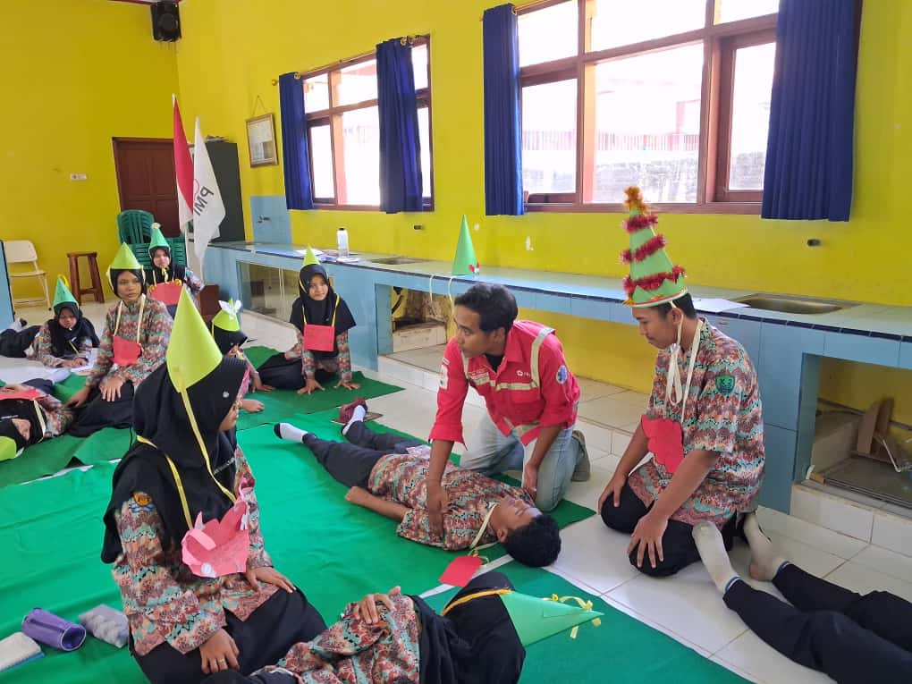 PMR Wira SMAN Umbulsari Jember Lahirkan 37 Relawan Muda Tangguh lewat Diklatsar 2025
