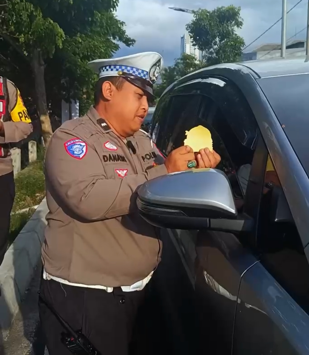 Polsek Wiyung Gencar Sosialisasi Hotline Mudik Polri 110 di Kedurus