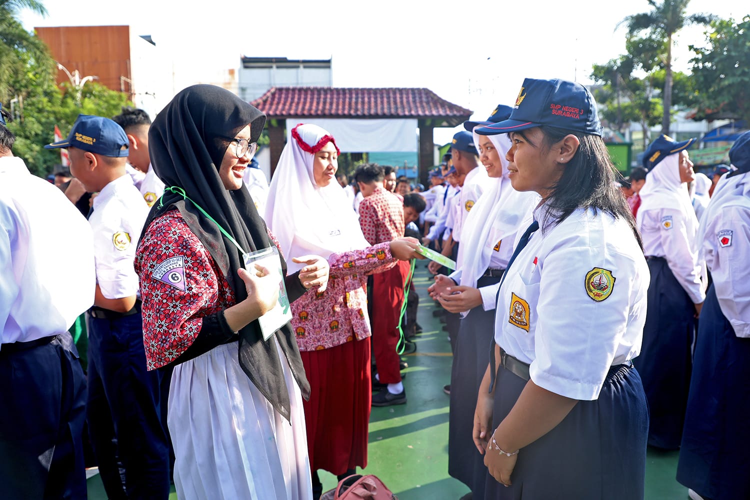 Hari Pertama MPLS, Dispendik Surabaya Pastikan Bebas Perpeloncoan