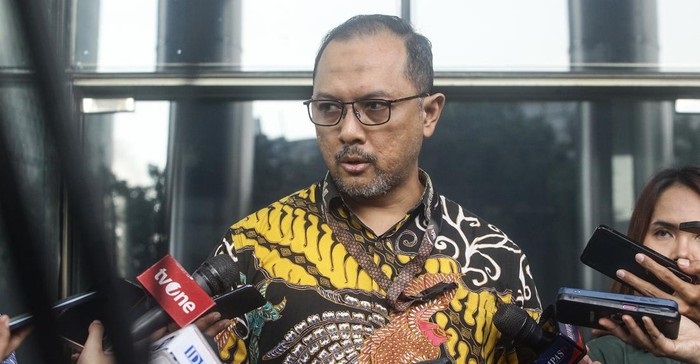KPK Larang 21 Tersangka Kasus Dana Hibah Jatim ke Luar Negeri selama 6 Bulan ke Depan