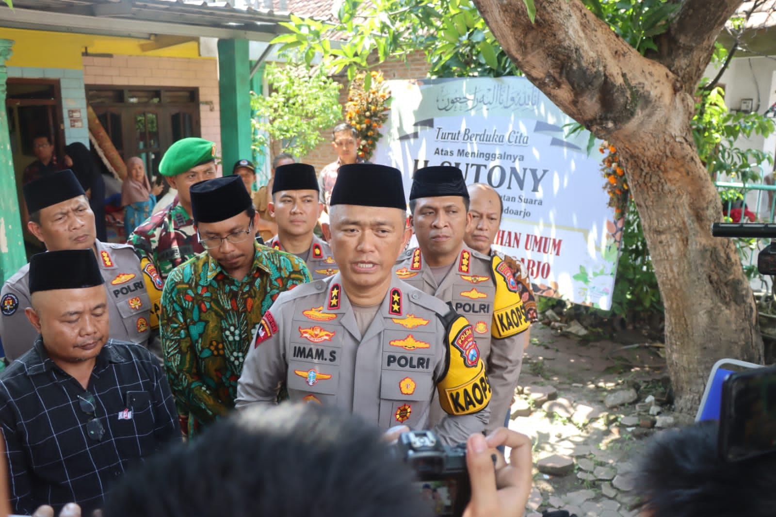  Kapolda Peduli Anggota KPPS Sidoarjo Gugur dalam Tugas