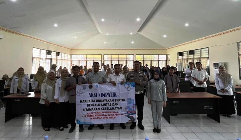 Asah Budaya Tertib Lalin, Personel Satlantas Edukasi Siswa SMKN 1 Bangkalan