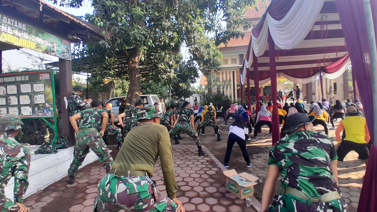 TNI dan Warga Kedondong Bangun Semangat Kebersamaan Lewat Apel dan Senam Pagi