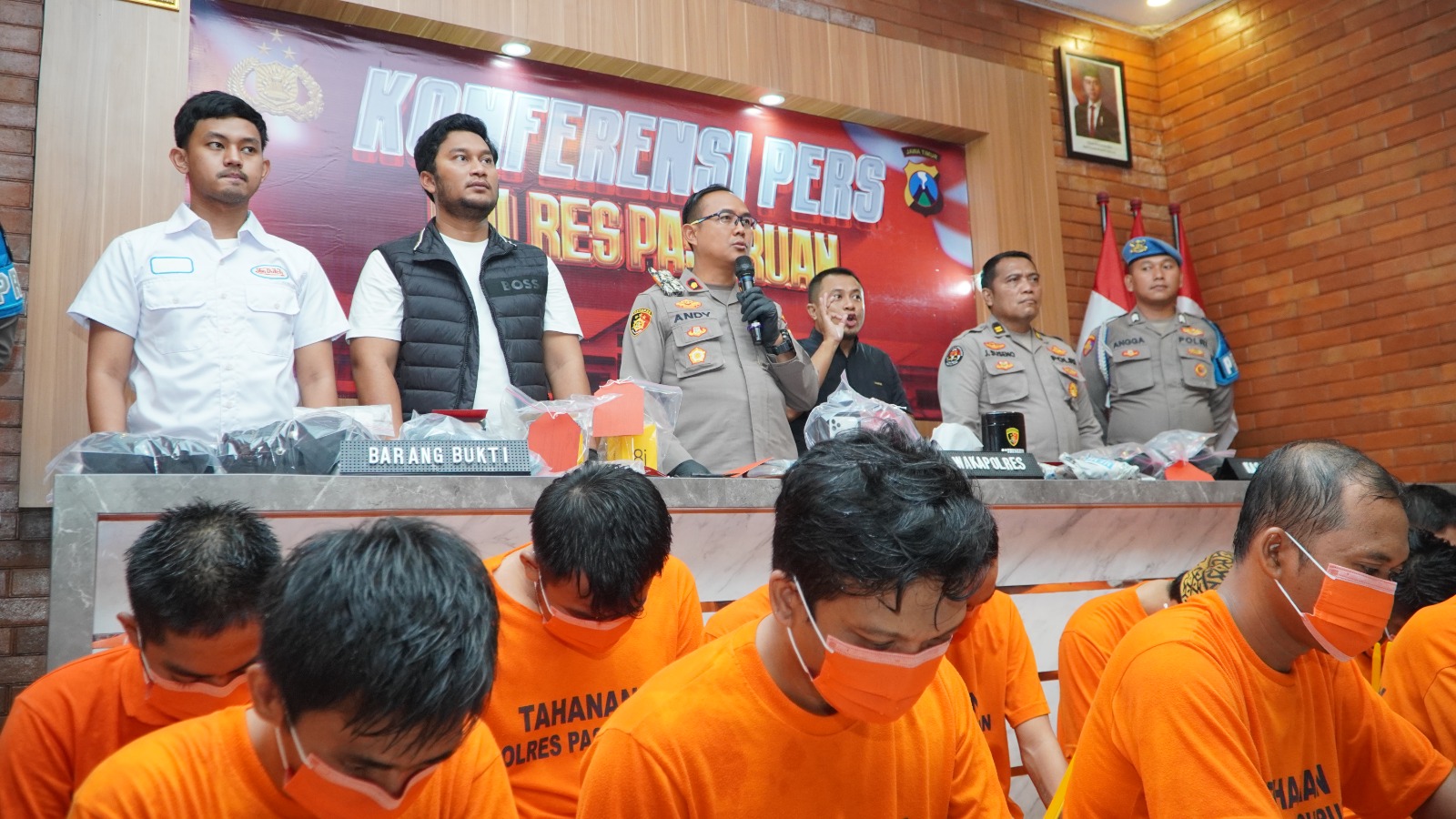 Polres Pasuruan Ungkap 104 Kasus, Amankan 71 Tersangka