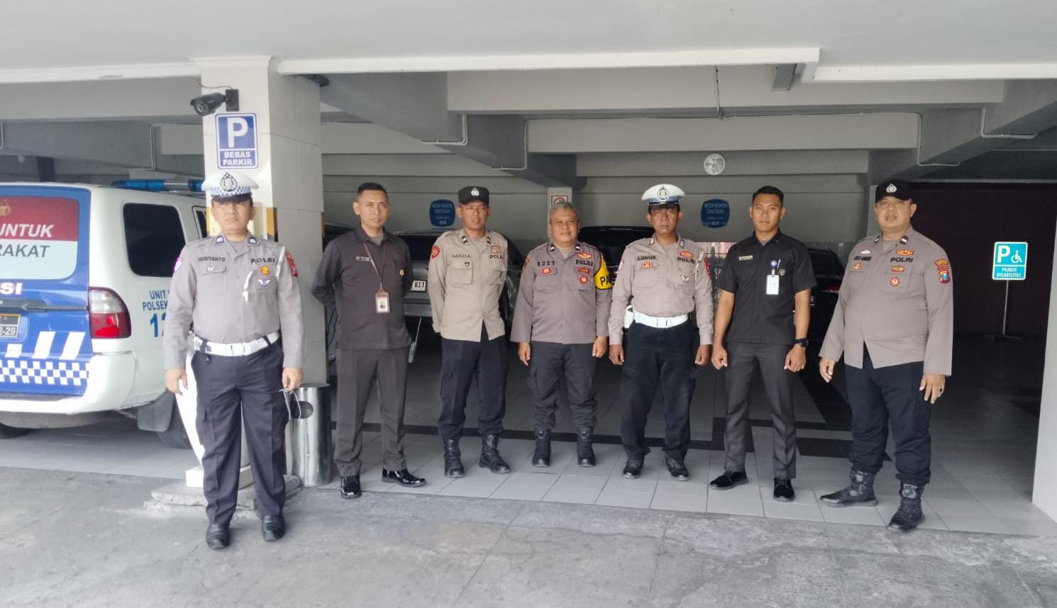 Polsek Tenggilis Mejoyo Tingkatkan Patroli Perbankan untuk Cegah Kejahatan di Surabaya