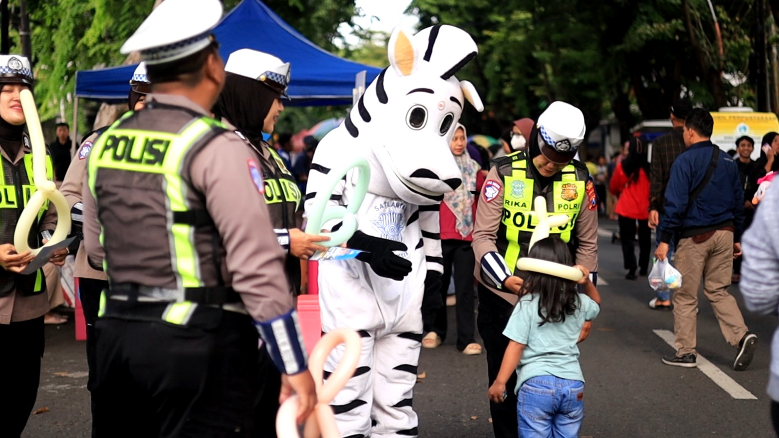 Wujudkan Jalan Raya Aman, Satlantas Polres Gresik Sapa Warga di CFD Wahana Ekspresi Pusponegoro