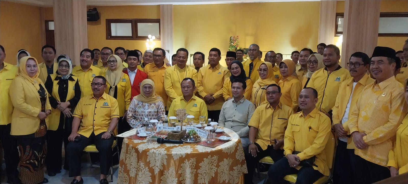 Khofifah-Emil Silaturahmi ke Kantor Golkar Jatim