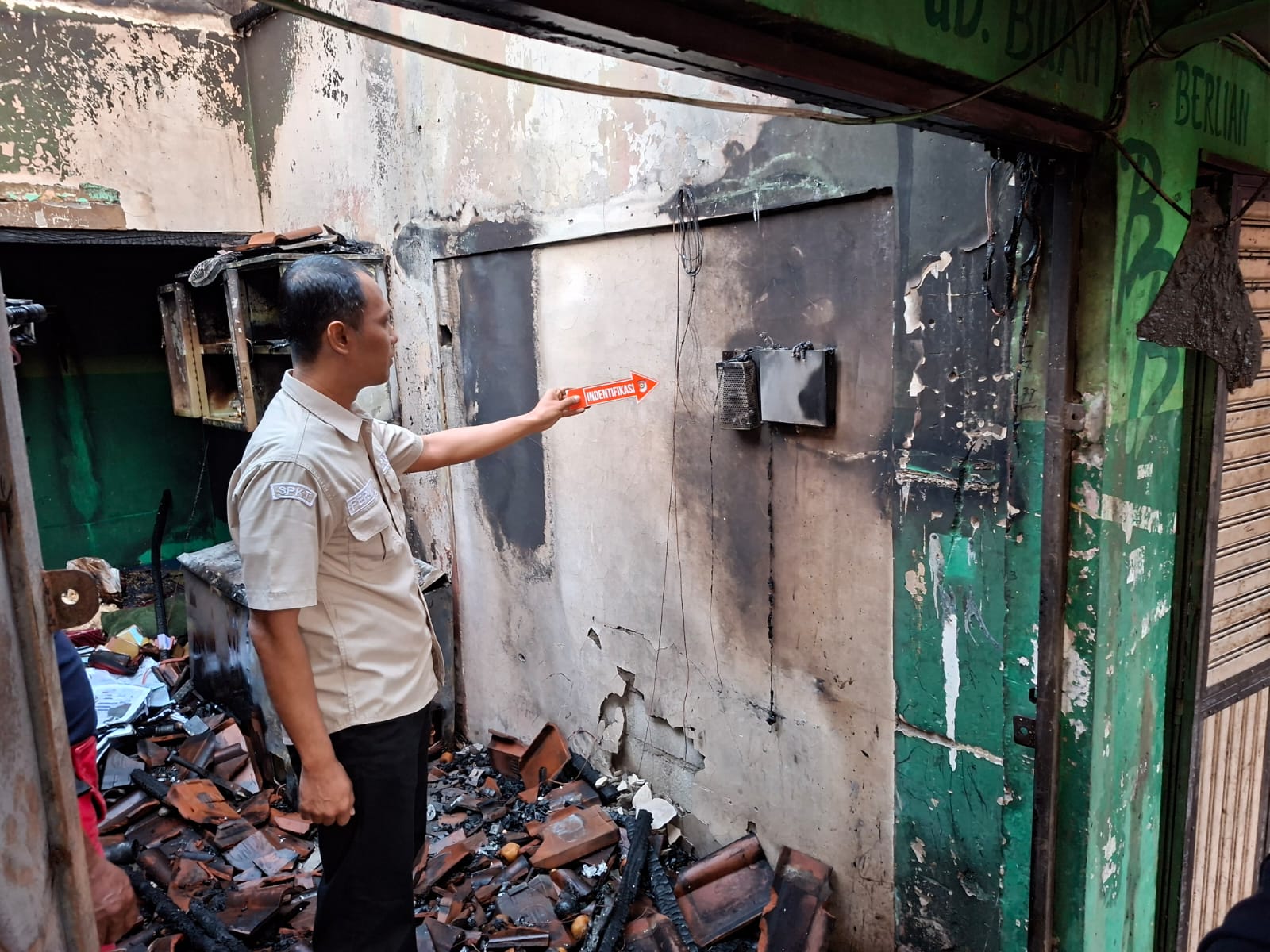 Korsleting Freezer dan Kulkas Picu Kebakaran di Pasar Ngemplak, 5 Ruko Ludes Dilalap Api 