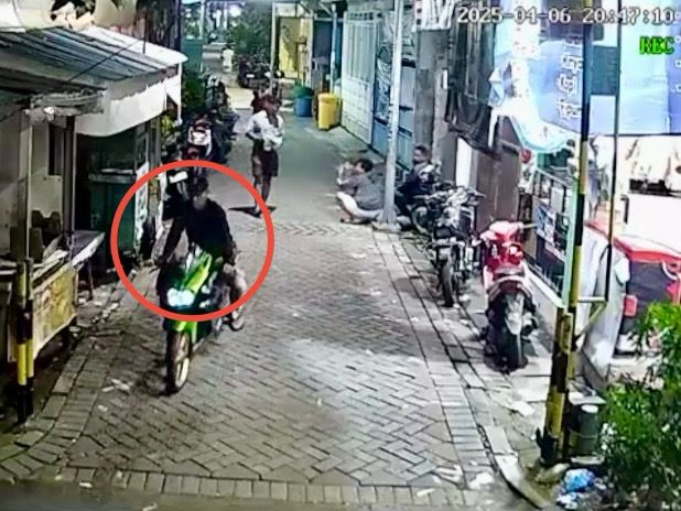 COD di Rumah, Motor Kawasaki Ninja Milik Warga Dukuh Kupang Utara Dilarikan Calon Pembeli