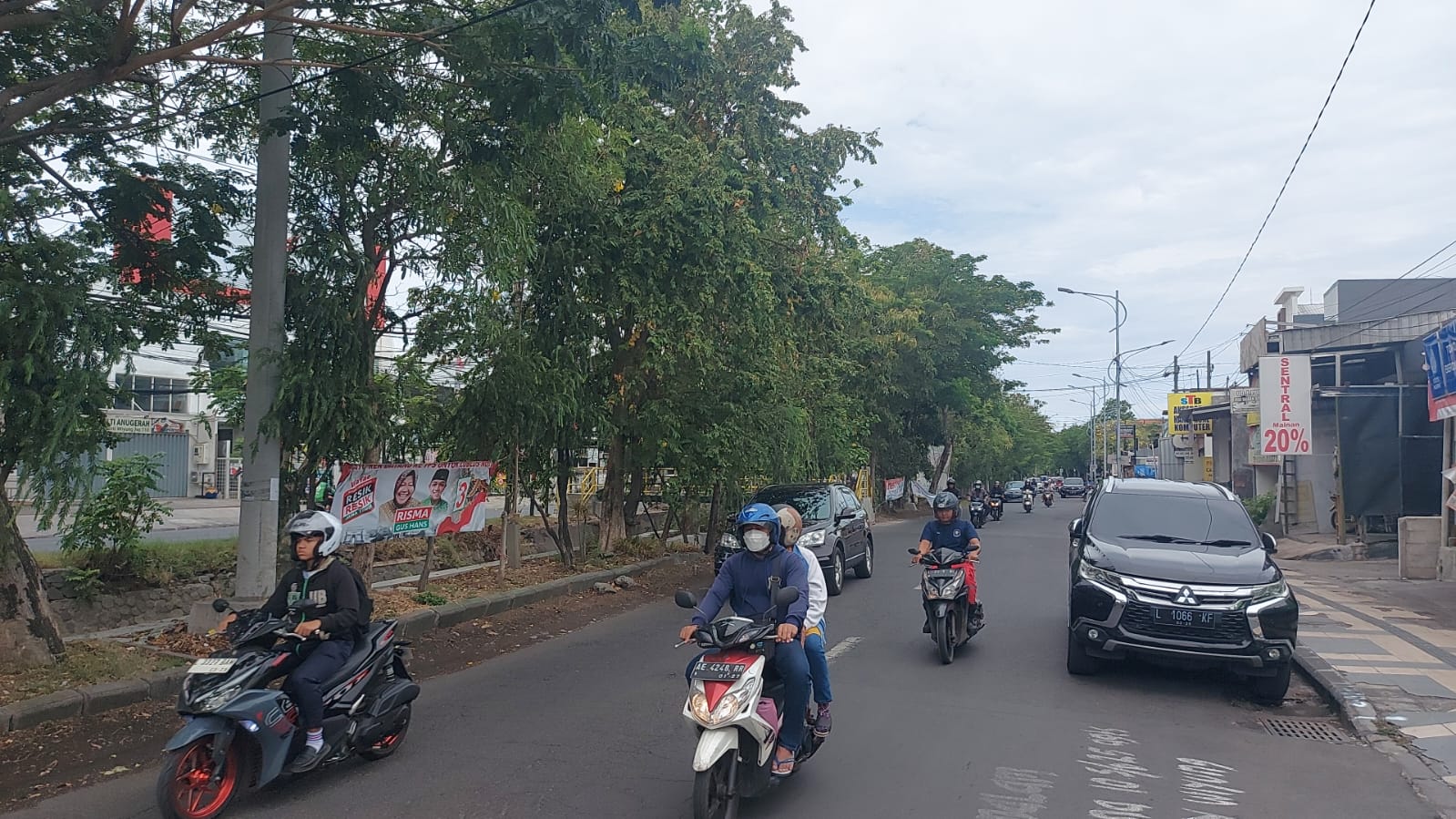 Kerjakan Proyek Pengaspalan dan Pemasangan CCSP di Wiyung-Menganti: Warga Minta Kontraktor Lakukan Ini!