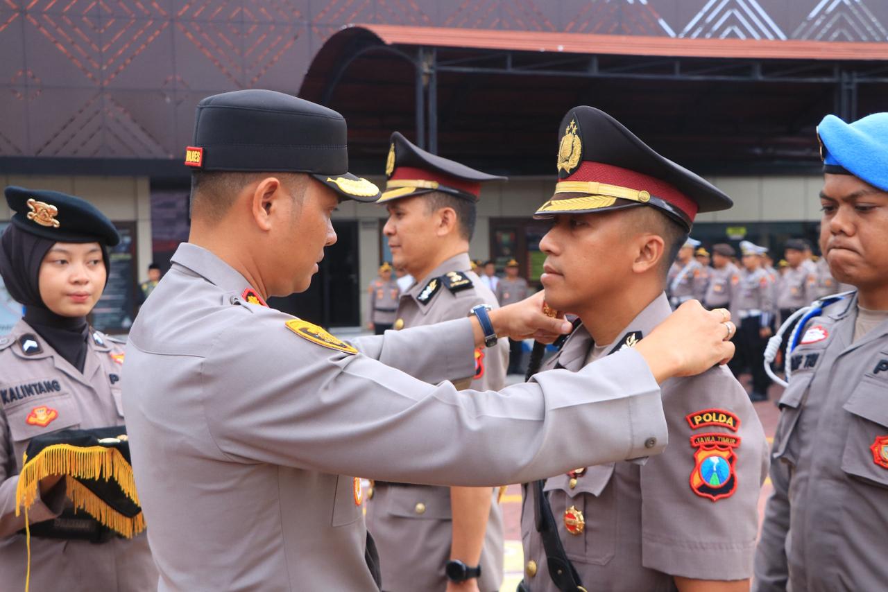 Kapolres Ngawi Pimpin Upacara Sertijab Wakapolres dan Kapolsek Sine
