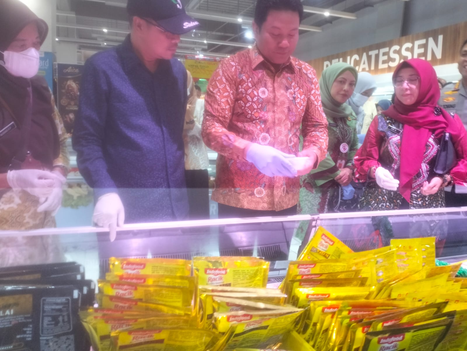 Jelang Lebaran, Bupati Sidoarjo dan Forkopimda Sidak Mamin