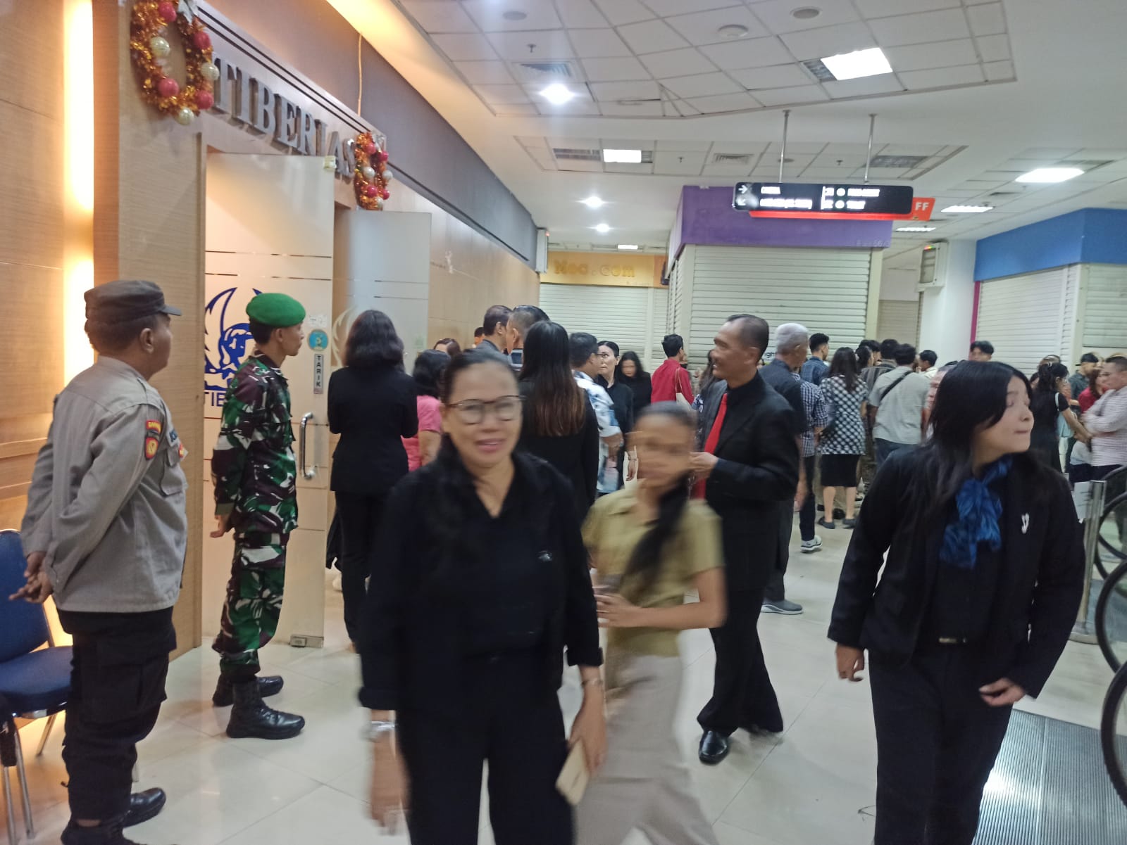 Ibadah Jumat Agung di Gereja Tiberias Berjalan Aman, Kapolsek Gayungan Imbau Peningkatan Kewaspadaan