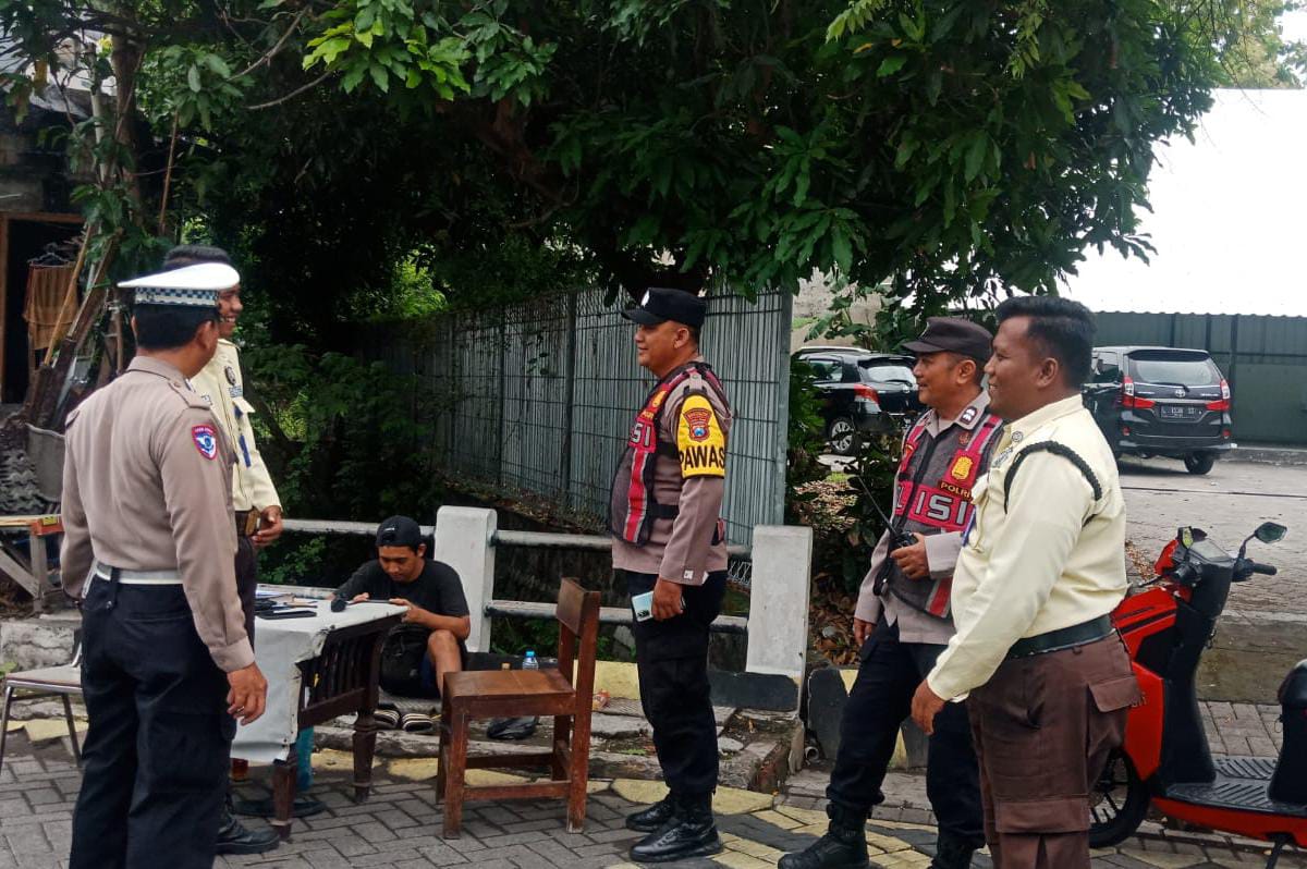 Polsek Wiyung Patroli Kawasan di Perum Pondok Rosan