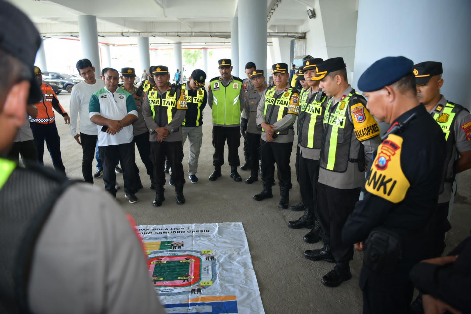 Polres Gresik Gelar Pengamanan Ketat Pertandingan Gresik United vs Persipal Palu  