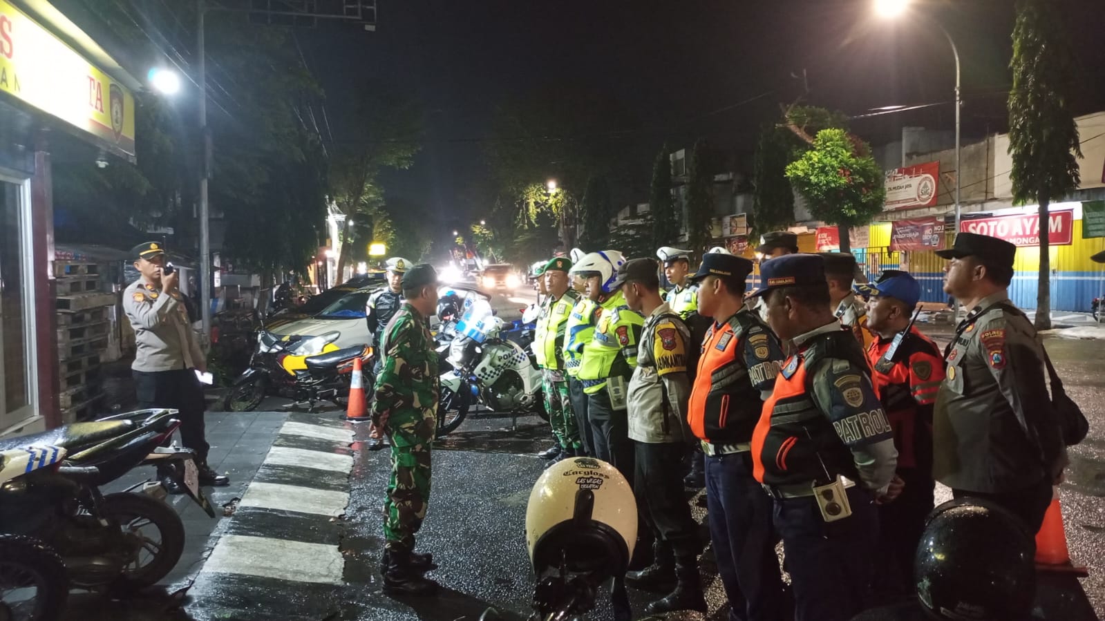 Ada Syuting Film Lastri, Satlantas Polres Lumajang Rekayasa Lalu Lintas Simpang 4 ST