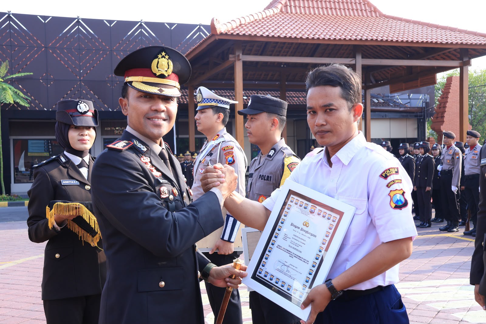 Sebanyak 73 Anggota Polres Ngawi Diganjar Penghargaan, Kapolres: Jadikan Motivasi untuk Terus Berprestasi