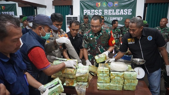Dandim Sumenep Ungkap Penemuan 35 Kg Sabu oleh Nelayan Masalembu