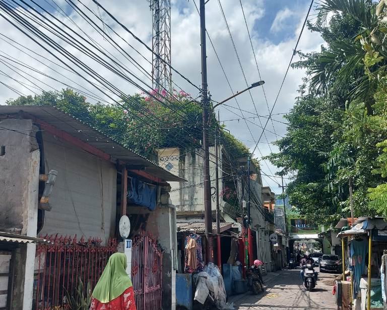 Warga Pulosari Surabaya Tuntut Kompensasi Pendirian Tower STP