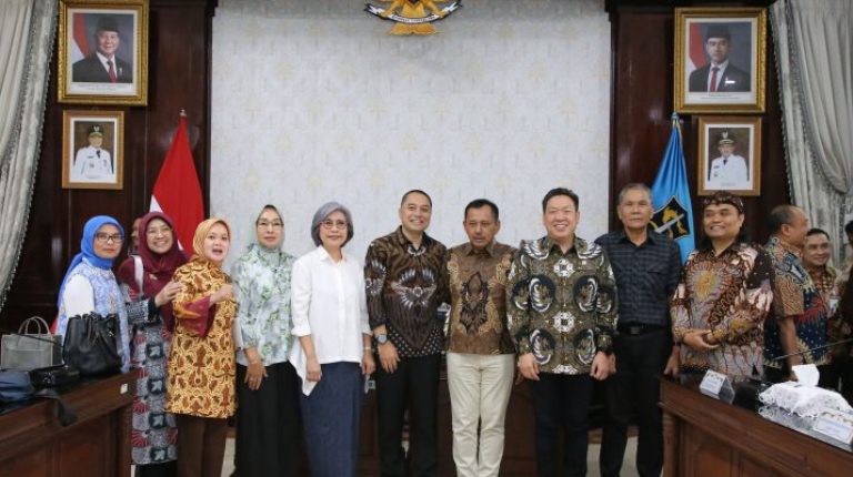 Pemkot Surabaya Buka Posko Pengaduan THR, Pastikan Hak Pekerja Terpenuhi