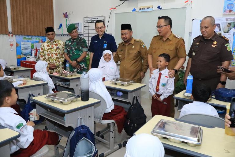 Bupati Gresik Resmikan SPPG Dapur Hibrid di Yayasan PPNU Trate