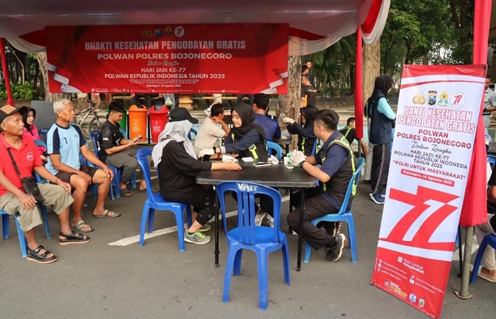 Polwan Polres Bojonegoro Gelar Bakti Kesehatan di CFD, Warga Antusias Serbu Layanan Gratis