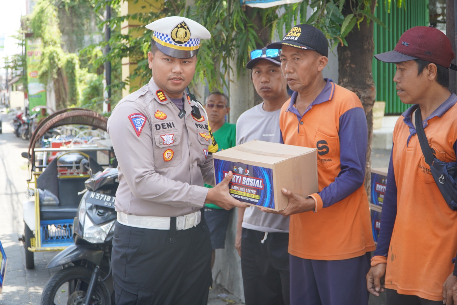 Peringati Harlantas Ke-69, Polres Pasuruan Bantu Supeltas dan Korban Kecelakaan