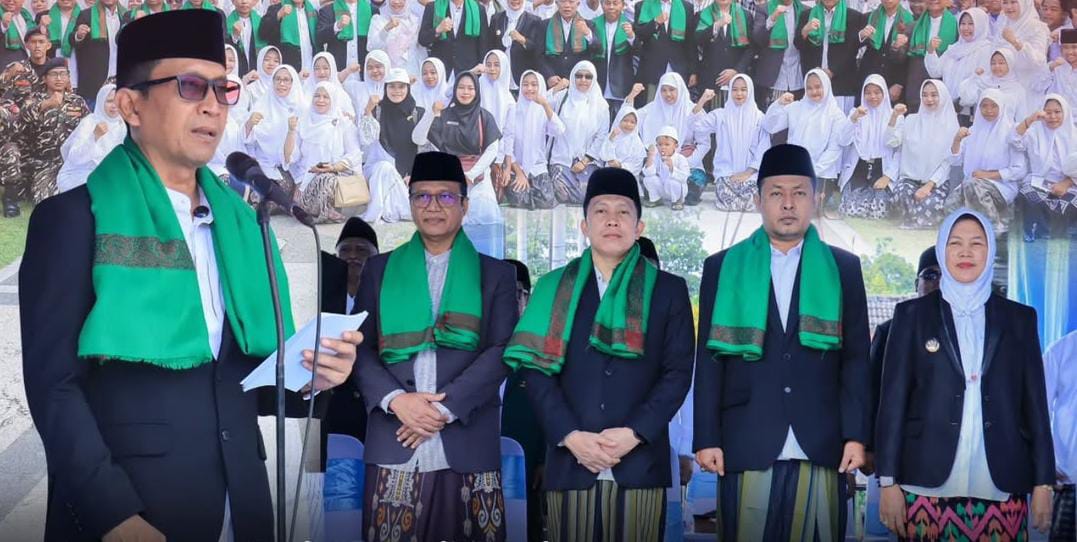 Kapolres Bojonegoro dan Forkopimda Hadiri Upacara Hari Santri Nasional 2025
