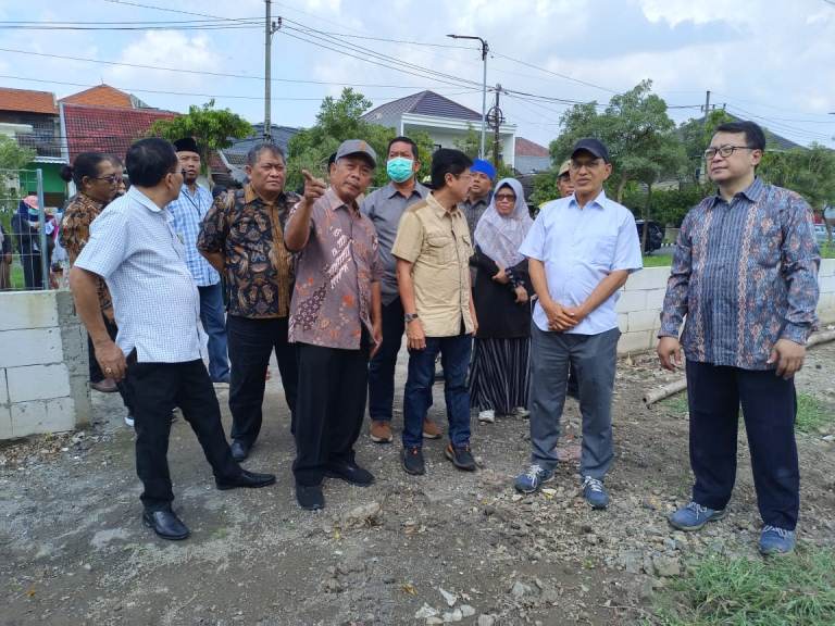 Sidak Proyek Pasar dan Cuci Kendaraan di Pondok Maritim, Komisi B: Harus Dibongkar karena di Zona Hijau 