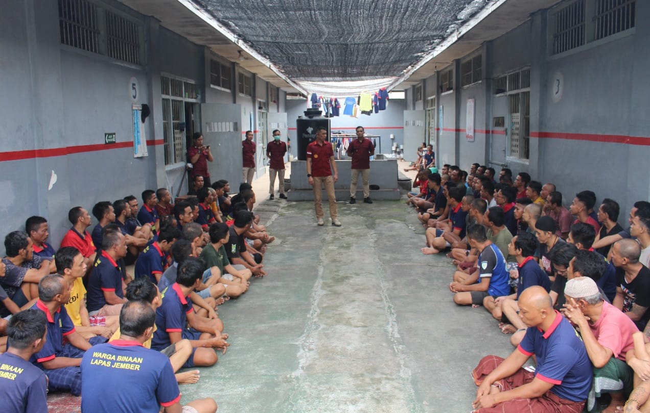 Kalapas Jember Pimpin Razia, Ingatkan Komitmen Zero Halinar