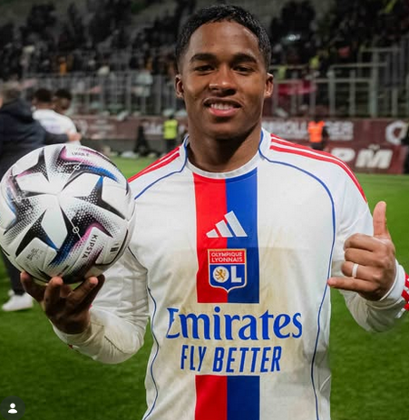 Endrick Menggila! Hat-trick Antar Lyon Tekuk Metz 5-2 di Ligue 1