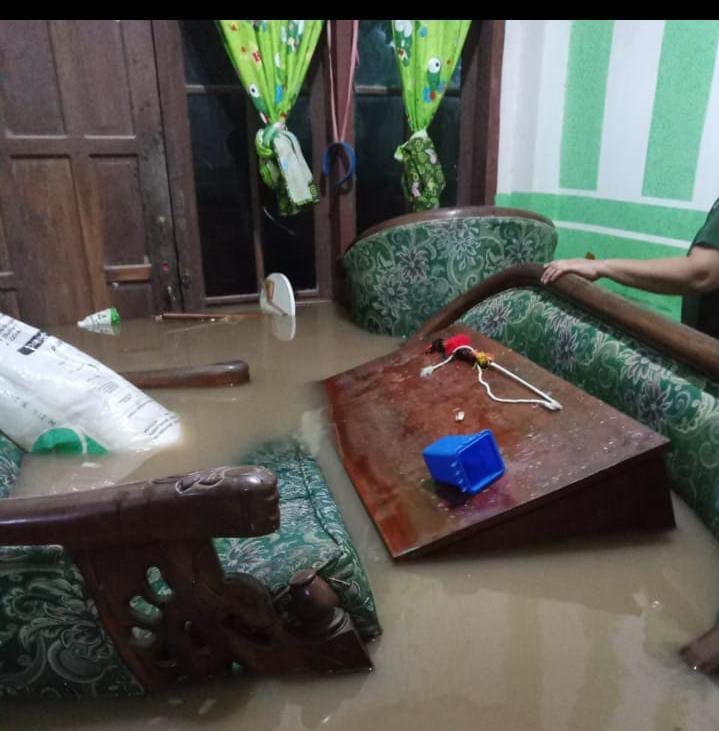 Maut Mengintai di Sisa Banjir, Istri Ustaz di Rambipuji Tewas Tersengat Listrik