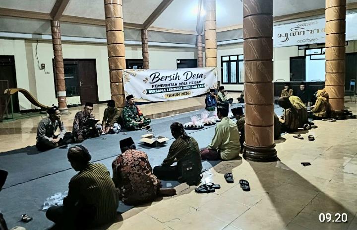 Tradisi Bersih Desa, Pemdes Picisan Gelar Tumpengan dan Doa Bersama
