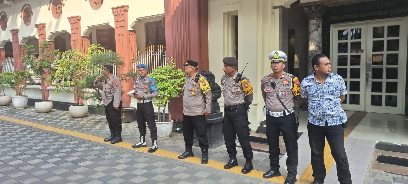 Polsek Sawahan Amankan Sidang Perdata di PN Surabaya, Ratusan Personel Gabungan Dikerahkan