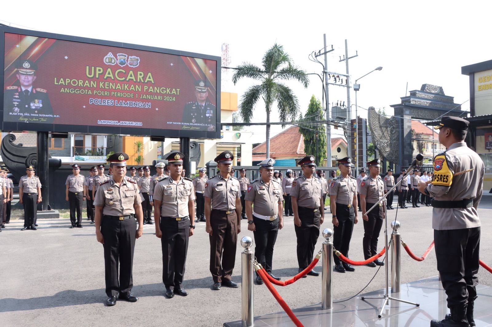 Kapolres Lamongan Pimpin Kenaikan Pangkat Anggota