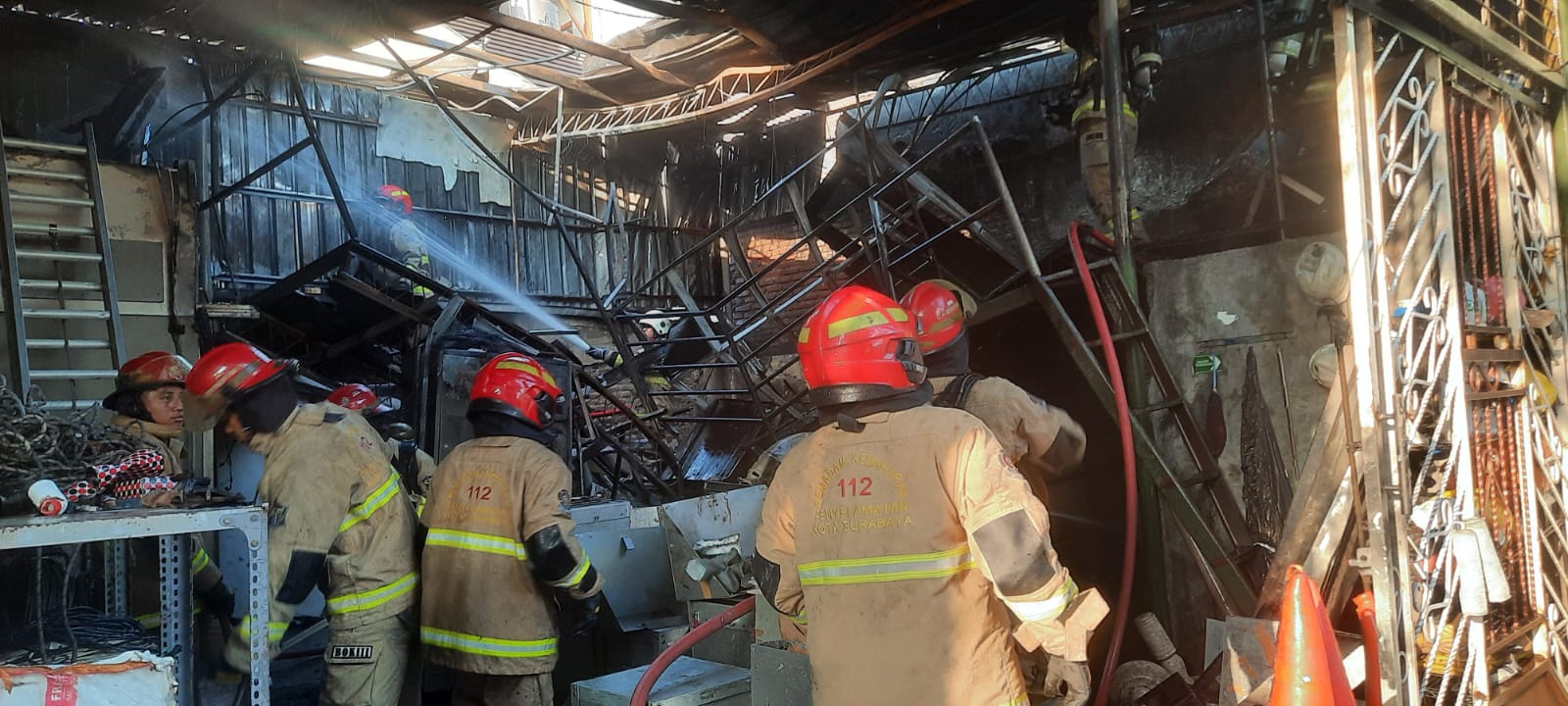 Gudang Pengujian PT Genau Loka Gantari di Jambangan Terbakar