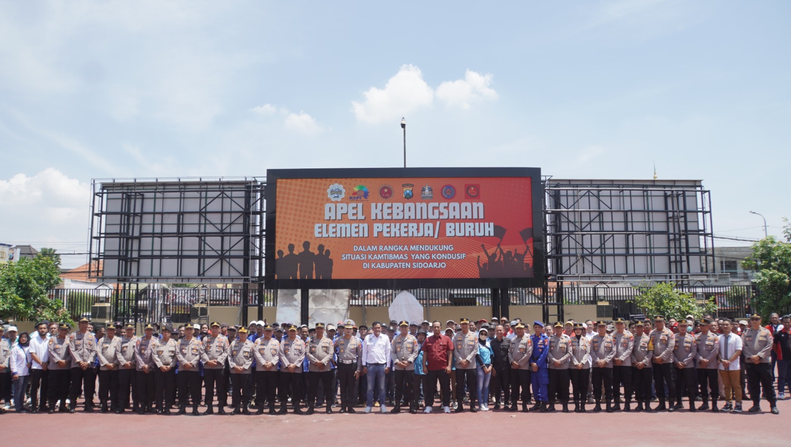 Buruh Apel Kebangsaan dan Doa Bersama di Mapolresta Sidoarjo